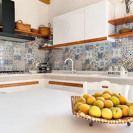 Casa Comada - *
